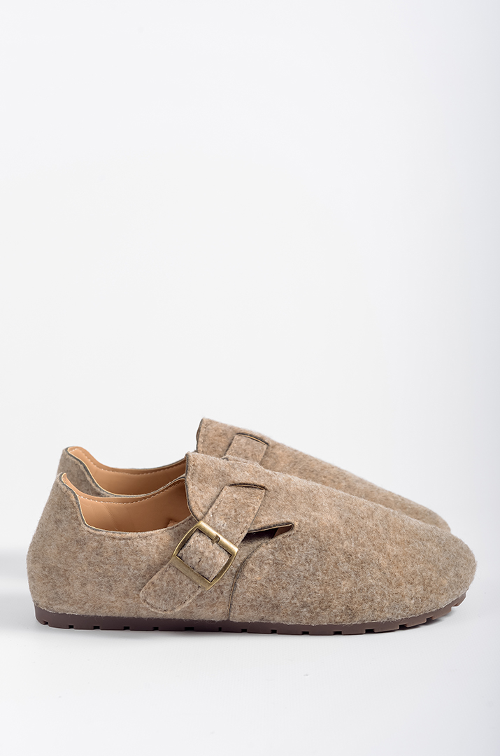 Туфли на низкой танкетке с широким ремешком больших размеров