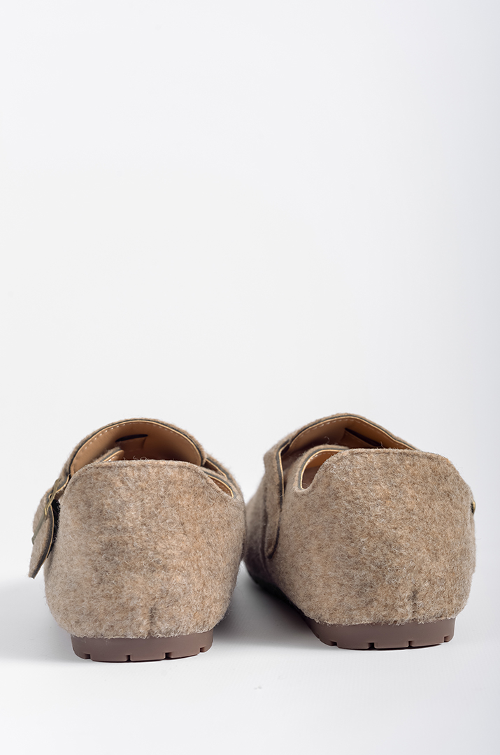 Туфли на низкой танкетке с широким ремешком больших размеров