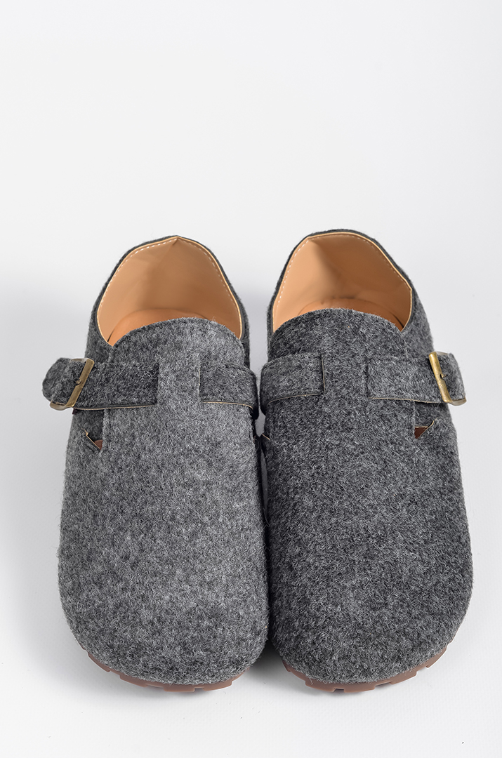 Туфли на низкой танкетке с широким ремешком больших размеров