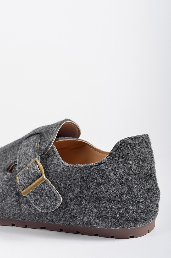 Туфли на низкой танкетке с широким ремешком больших размеров