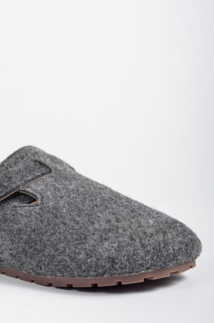 Туфли на низкой танкетке с широким ремешком больших размеров