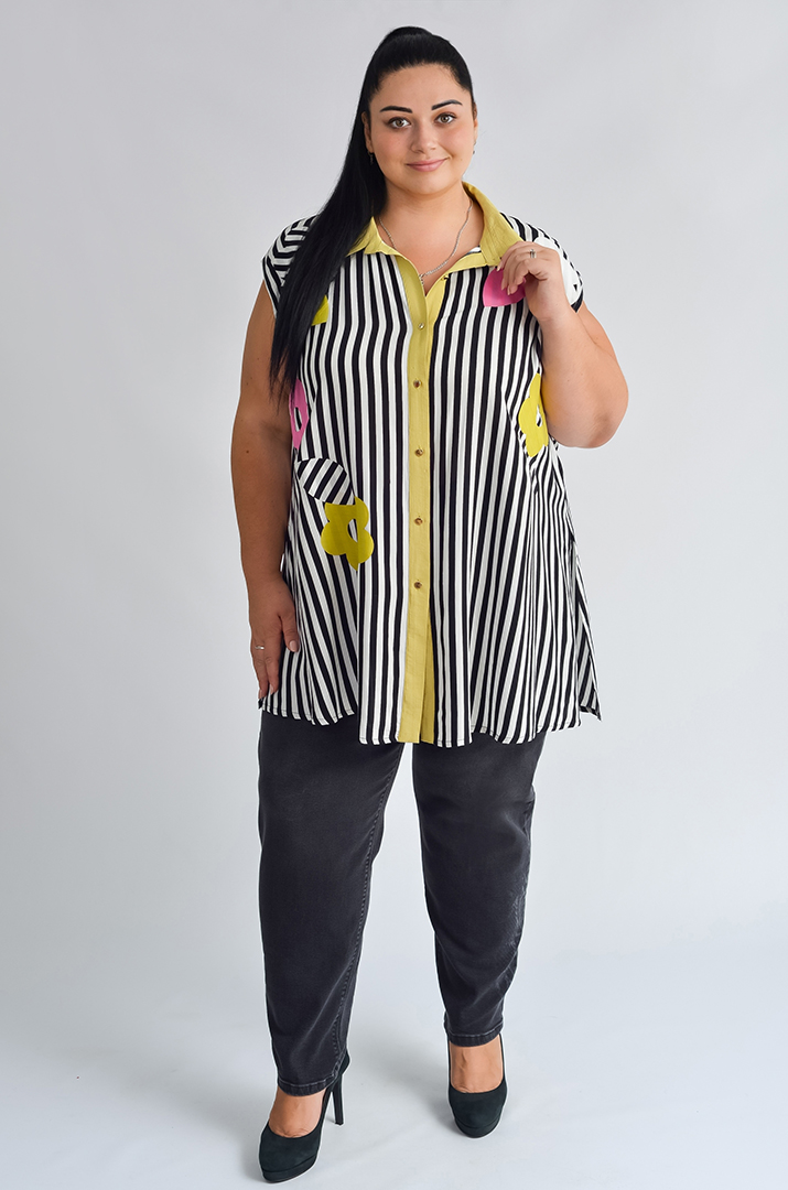 Туніка-сорочка з смугастим принтом та квітковим декором великих розмірів