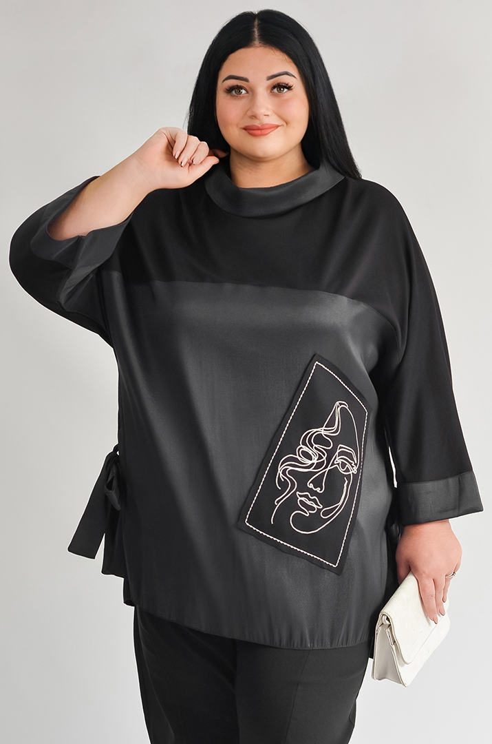 Туніка коротка з контрастним контурним малюнком великих розмірів
