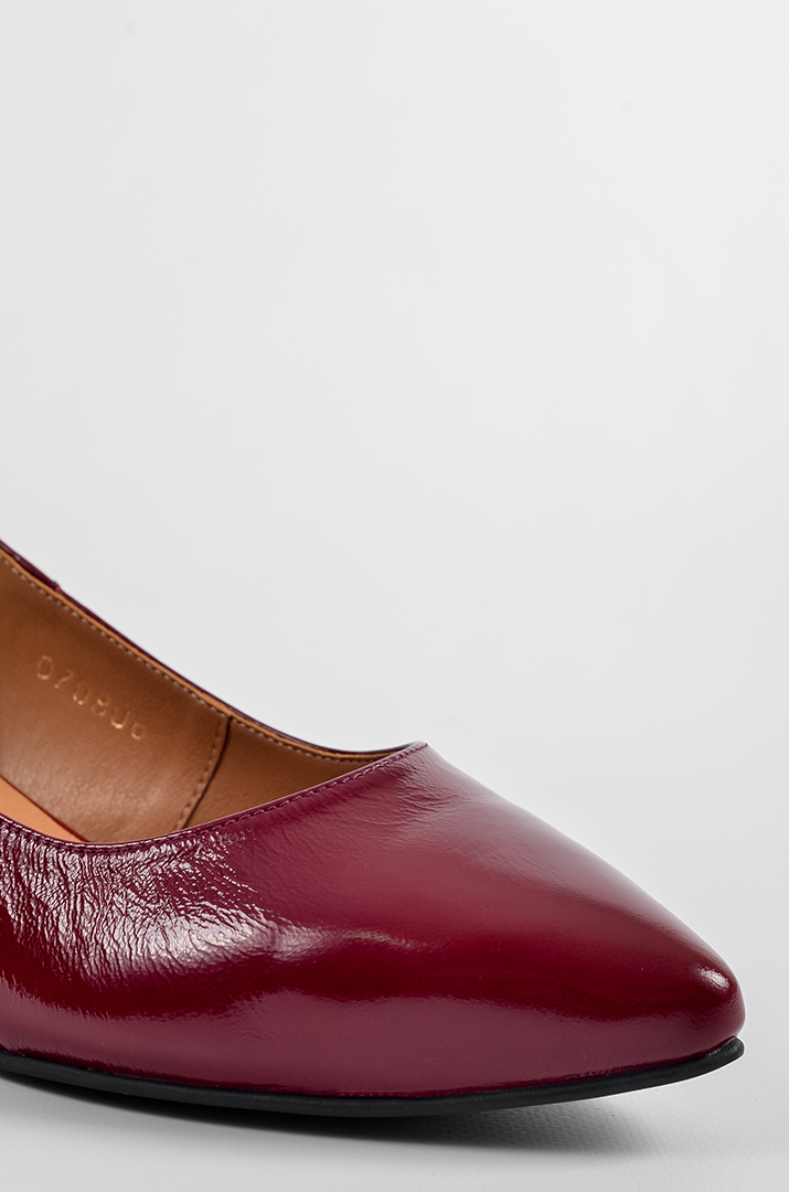 Лакові туфлі на підборах в червоному кольорі великих розмірів