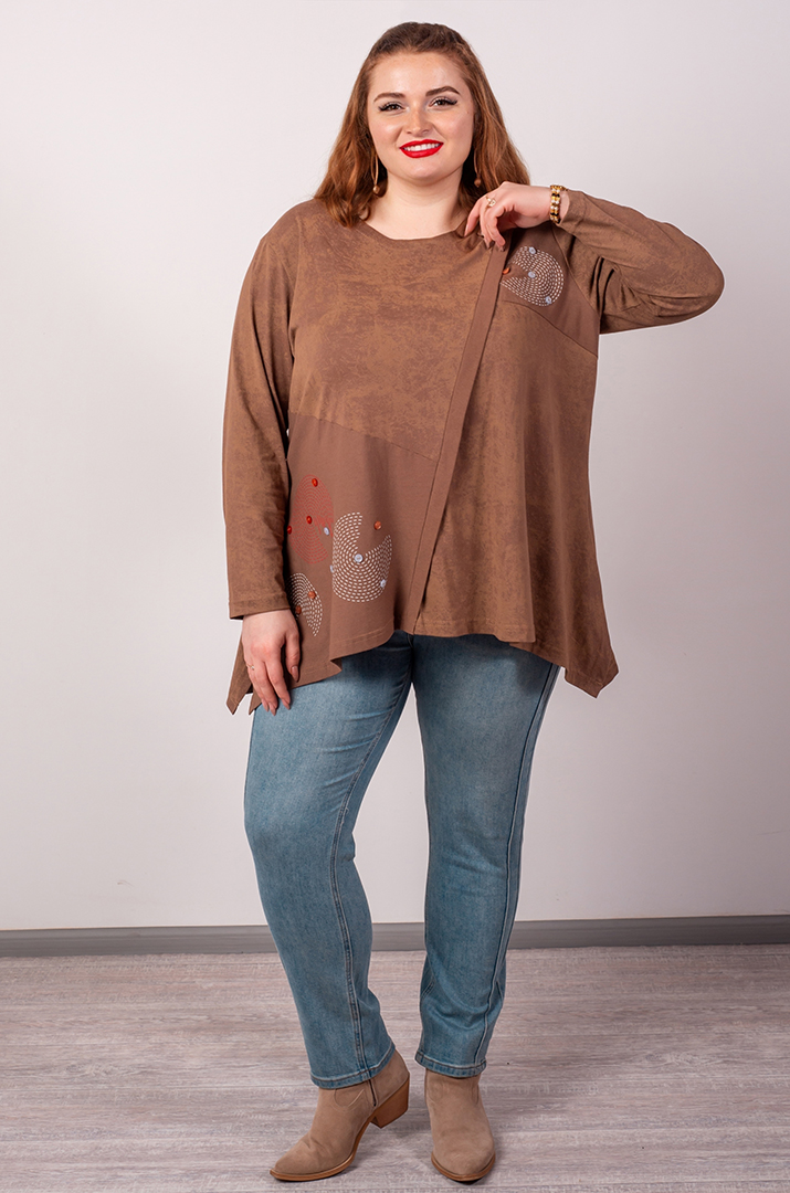 Туніка коротка в коричневому відтінку з геометричним принтом великих розмірів