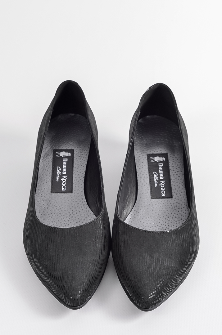 Туфлі-лодочки з фактурним візерунком в чорному кольорі великих розмірів