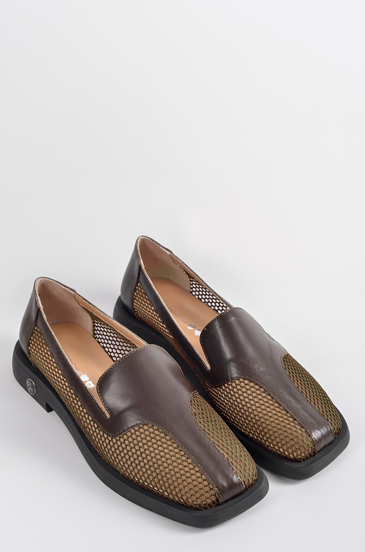 Туфлі в шоколадному кольорі зі шкіряними деталями та сітчастим верхом великих розмірів