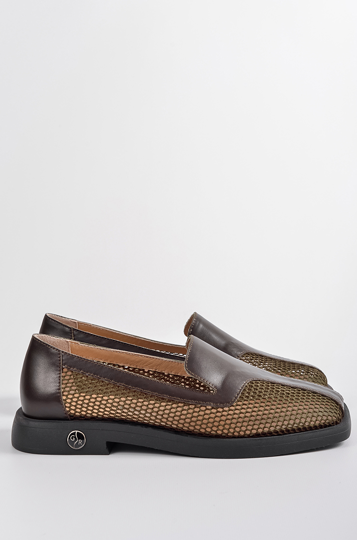 Туфлі в шоколадному кольорі зі шкіряними деталями та сітчастим верхом великих розмірів