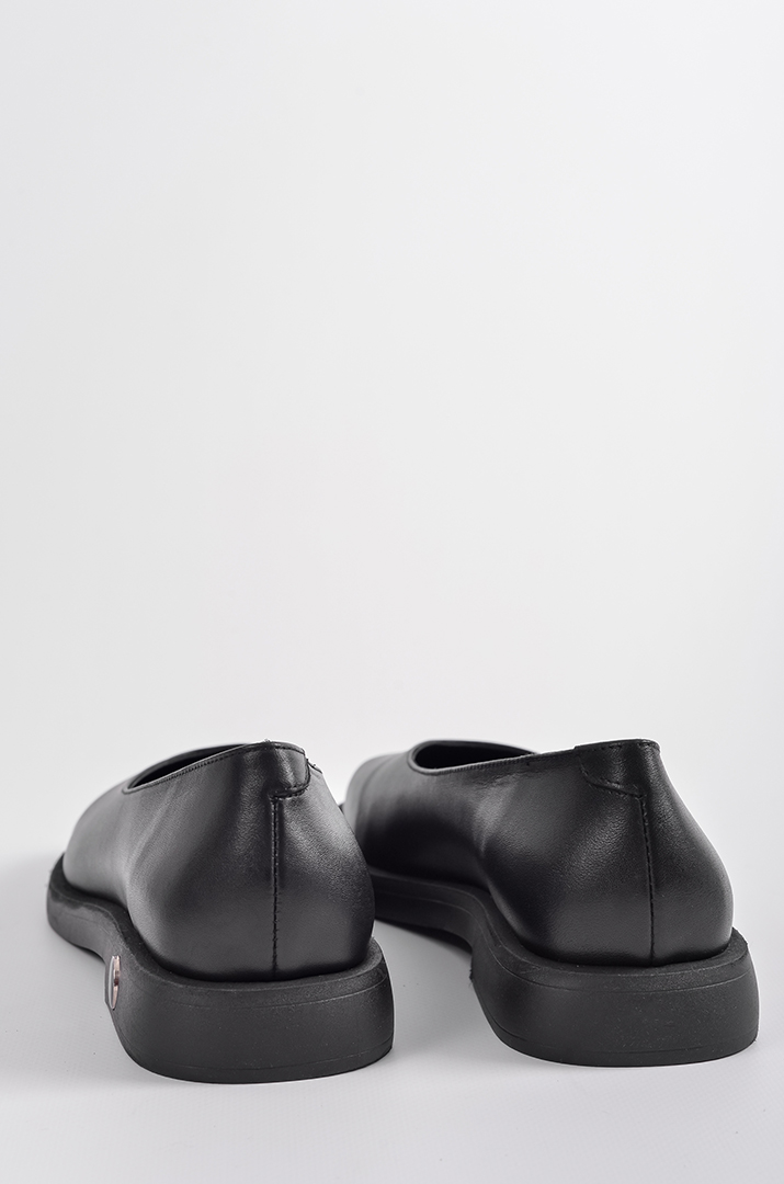 Класичні чорні шкіряні туфлі на підборах великих розмірів