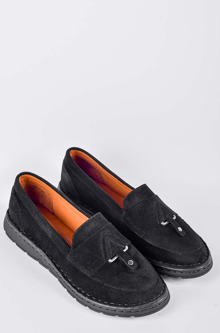 Замшеві туфлі чорного кольору з декоративною вставкою великих розмірів