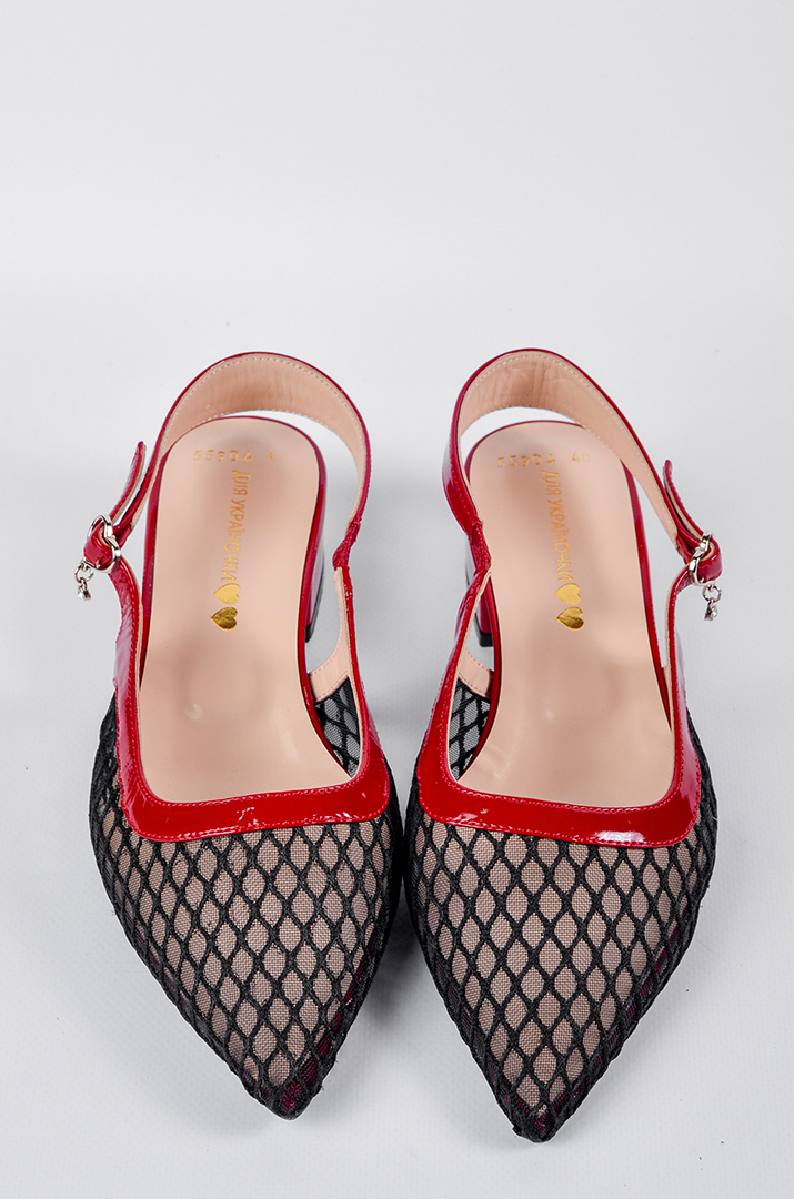 Туфлі із поєднанням чорної сітки та червоних акцентів великих розмірів