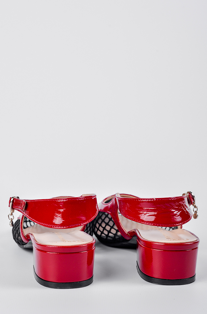 Туфлі із поєднанням чорної сітки та червоних акцентів великих розмірів
