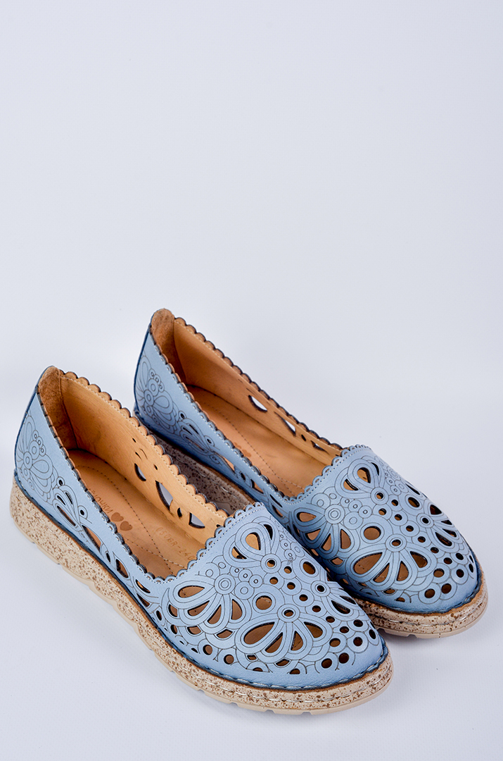 Туфли цвета деним с флористическим орнаментом больших размеров