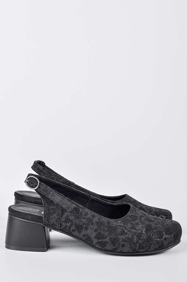 Туфлі чорного кольору з квітковим орнаментом великих розмірів
