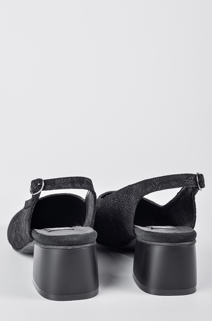 Туфлі чорного кольору з квітковим орнаментом великих розмірів