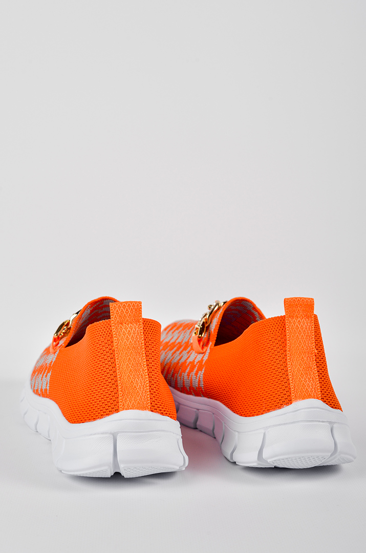 Яскраві туфлі декоративним ланцюжком великих розмірів