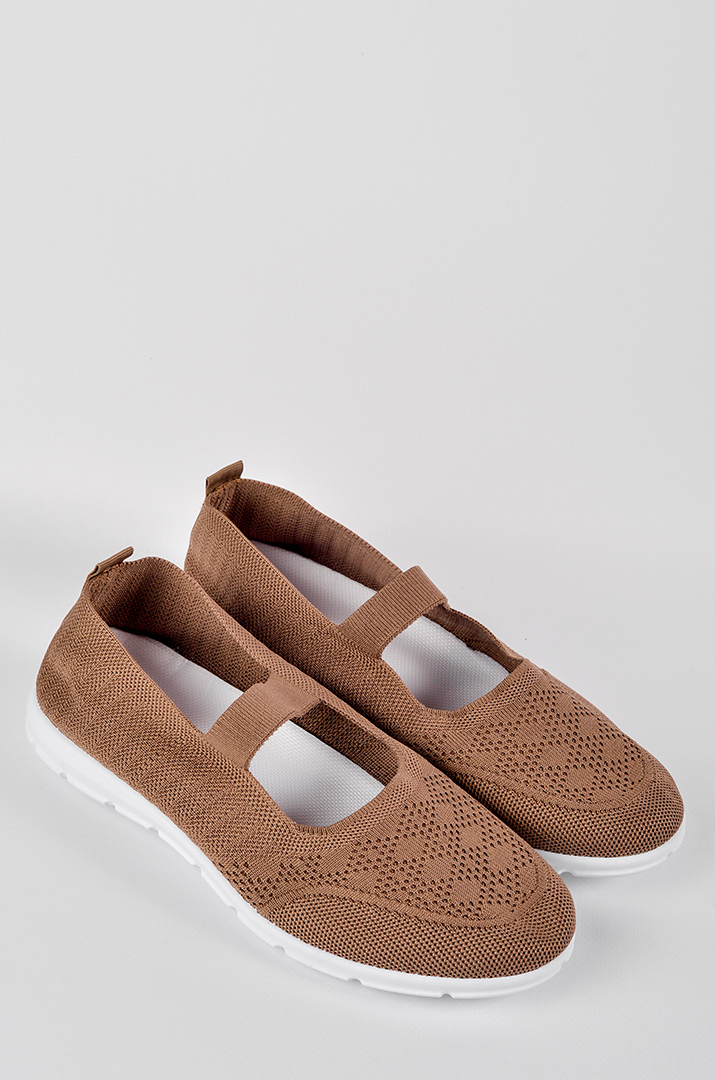 Легкі спортивні туфлі з трикотажним верхом великих розмірів