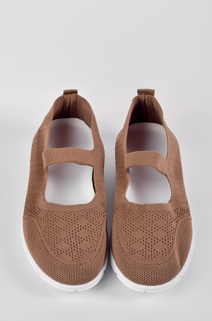 Легкі спортивні туфлі з трикотажним верхом великих розмірів