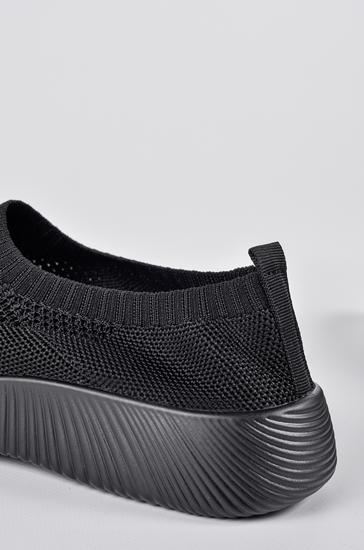 Спортивні туфлі з легким текстильним верхом великих розмірів