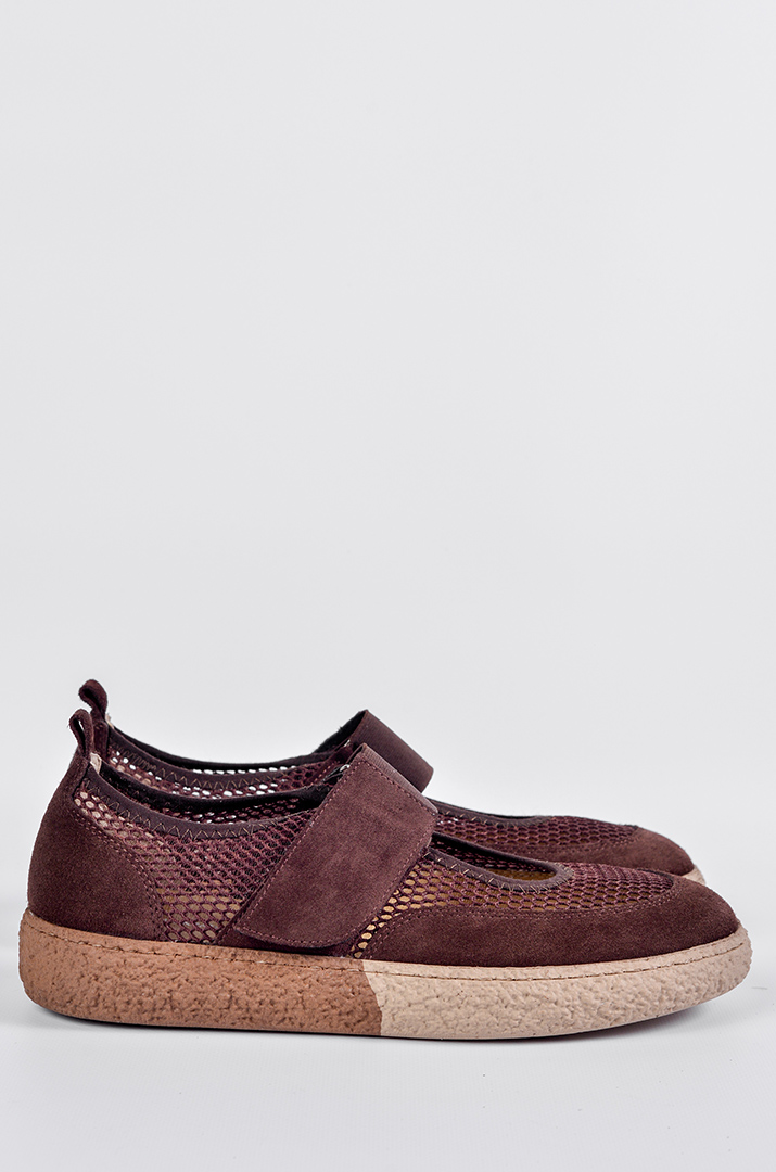 Туфлі з замшевими деталями та сітчастим дизайном великих розмірів