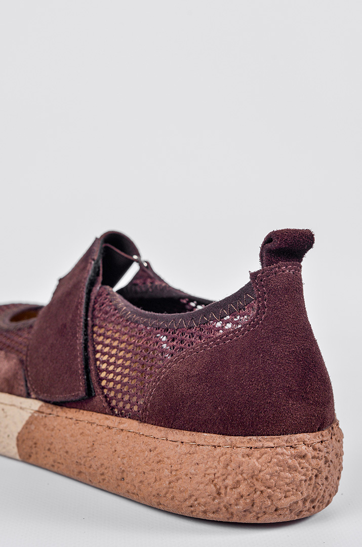 Туфлі з замшевими деталями та сітчастим дизайном великих розмірів