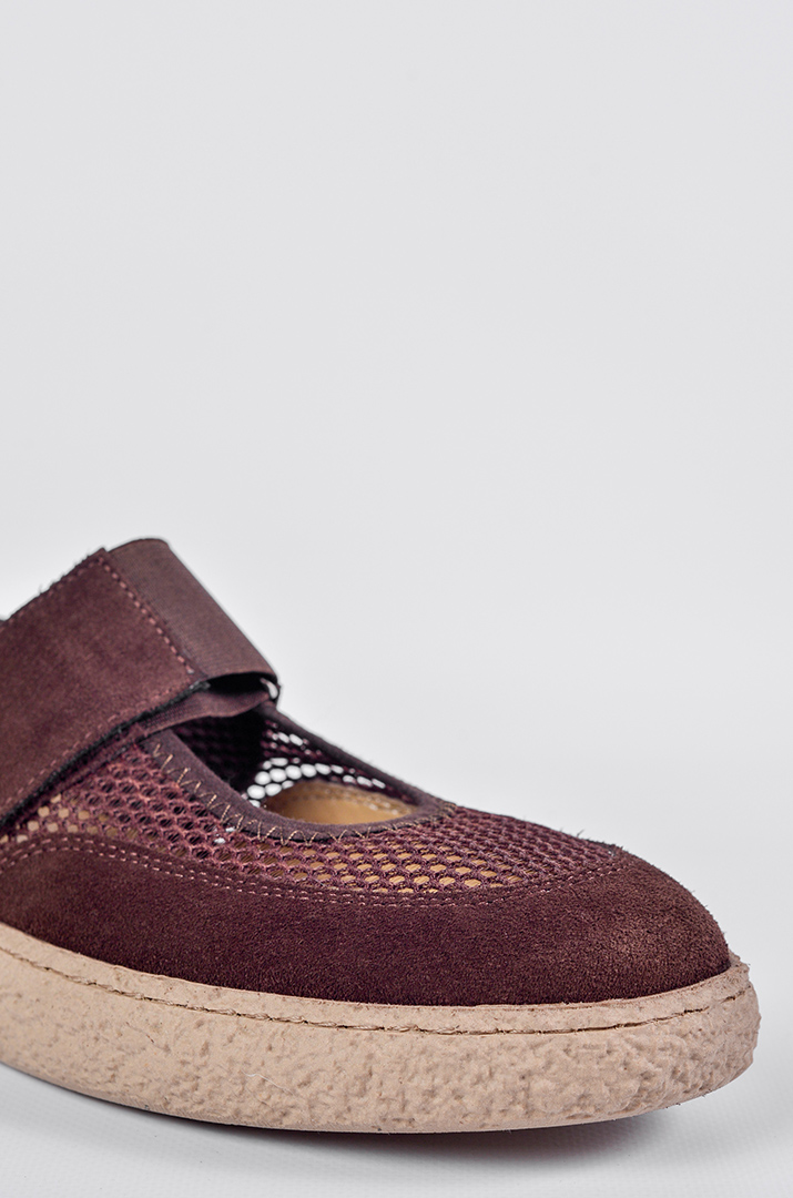 Туфлі з замшевими деталями та сітчастим дизайном великих розмірів