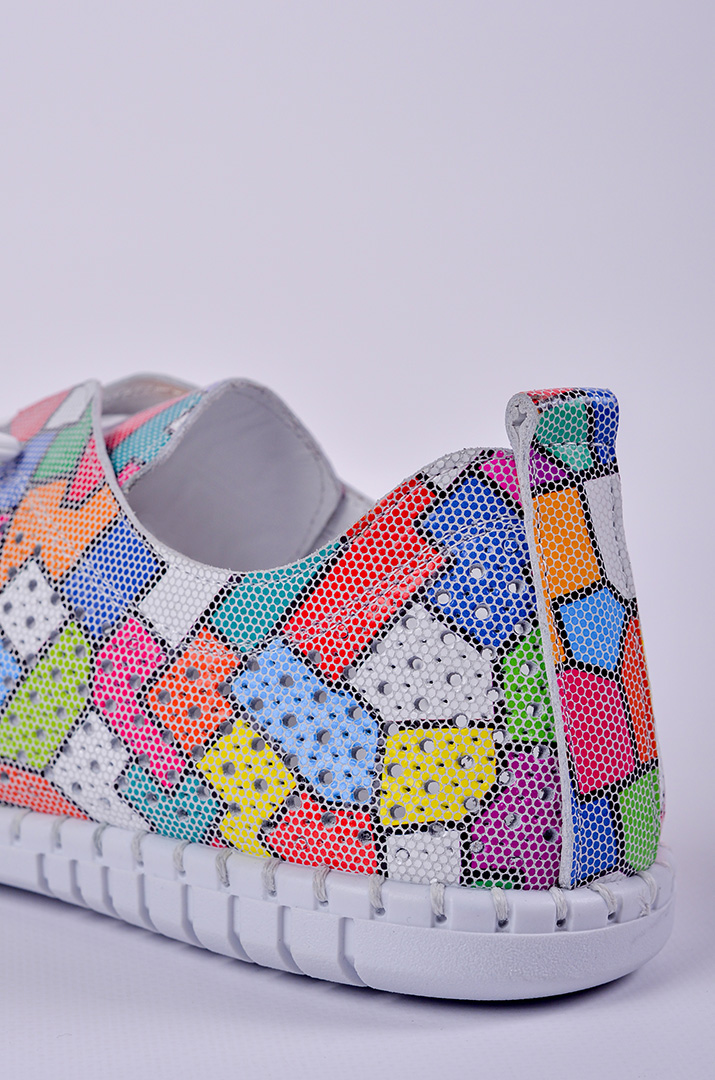 Шкіряні туфлі з перфорованим різнокольоровим верхом великих розмірів