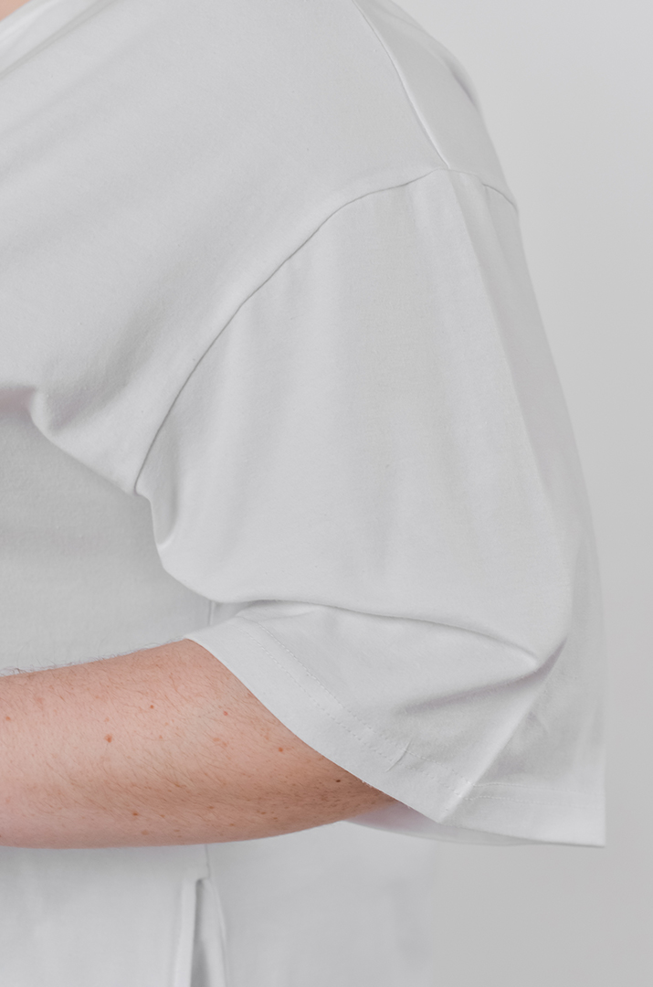 Туніка довга з оригінальним мультяшним принтом великих розмірів