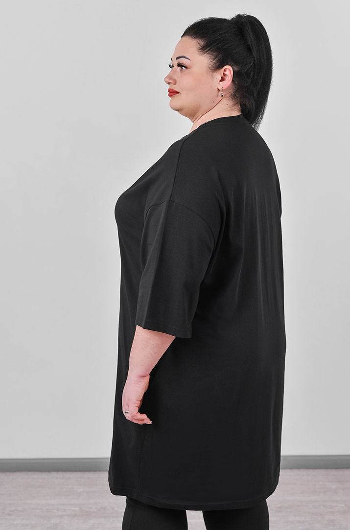 Туніка довга з оригінальним мультяшним принтом великих розмірів