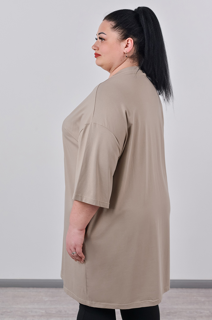 Туніка довга з оригінальним мультяшним принтом великих розмірів