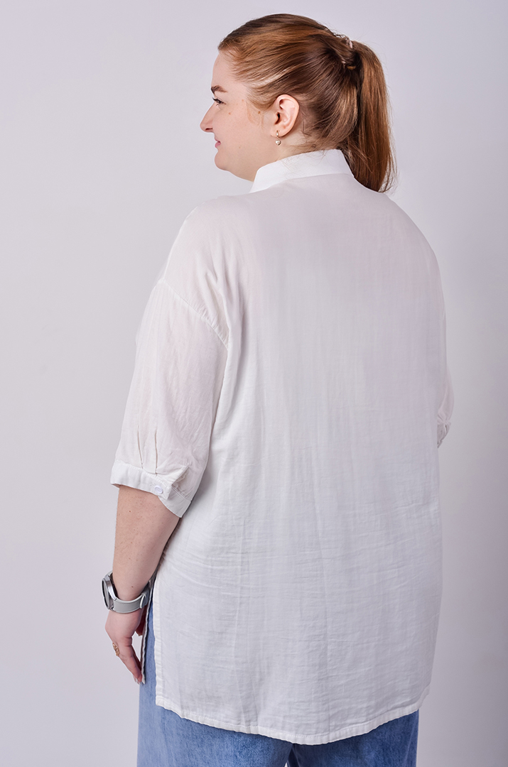 Туніка пряма на ґудзиках та з накладними кишенями великих розмірів