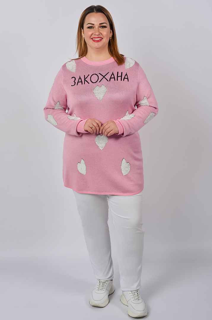 Туніка з фактурними серцями та контрастним написом великих розмірів
