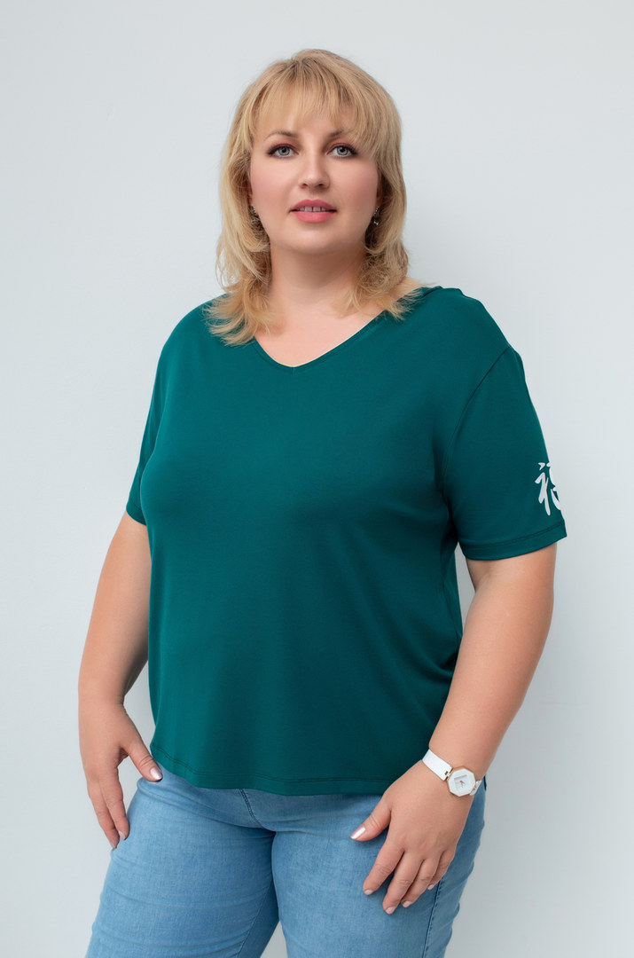 Футболка трикотажна з принтом на рукаві супер батал