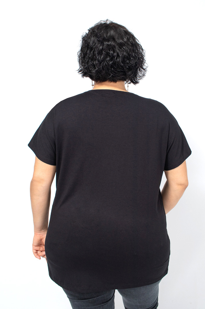 Футболка в стильні написи батал