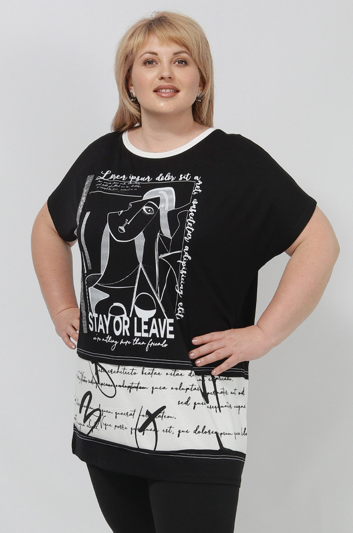 Чорно-біла футболка в стильний принт батал