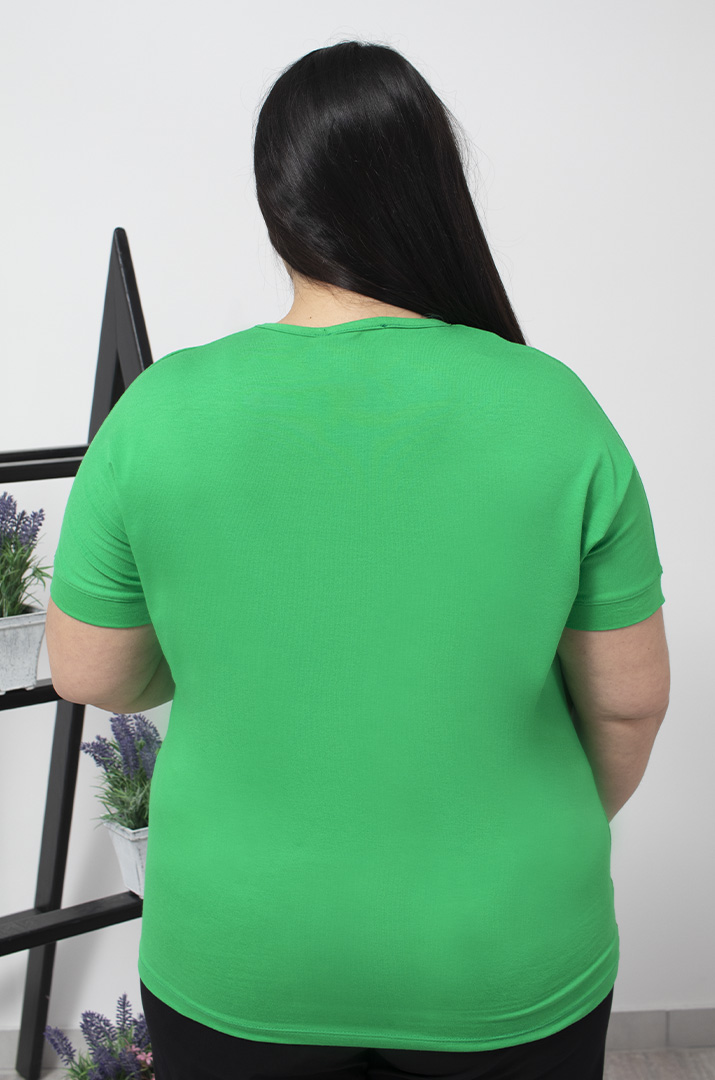 Футболка со шнуровкой и котиками из стразов батал