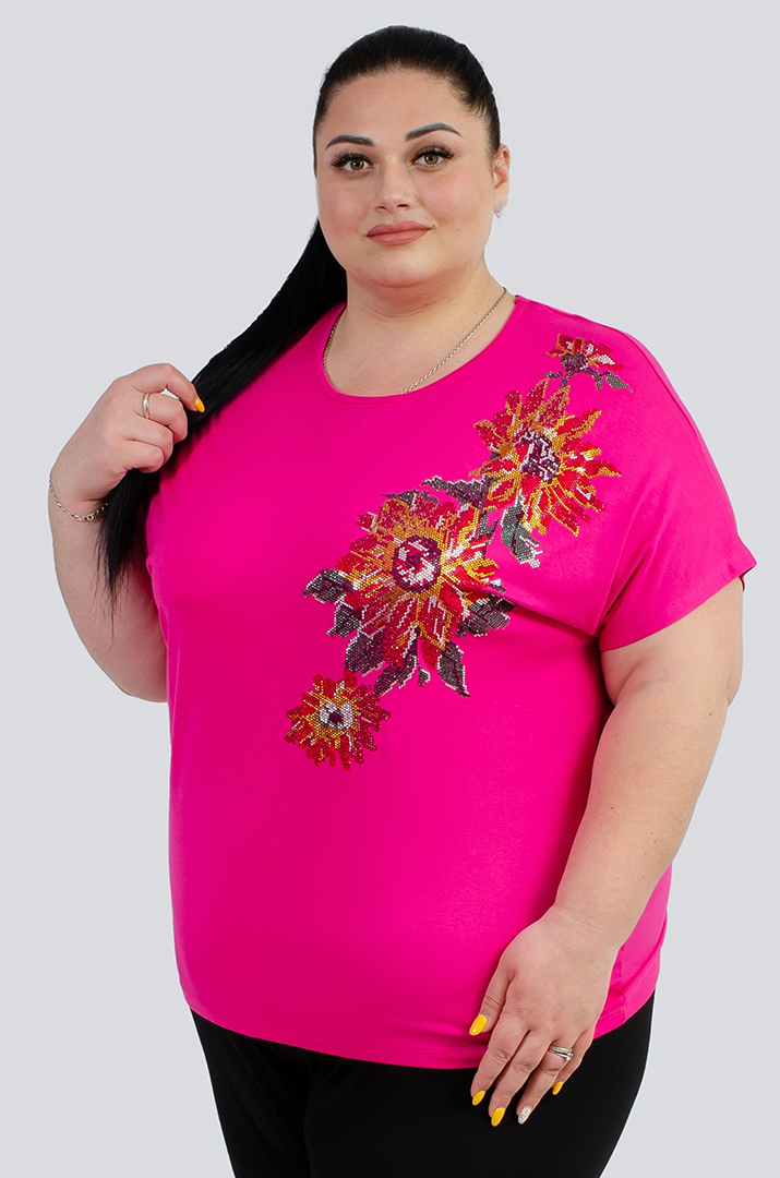 Футболка в цветы из блесток батал