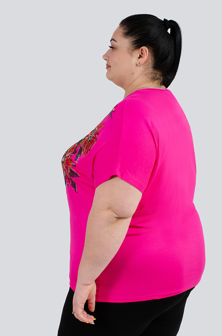 Футболка в цветы из блесток батал