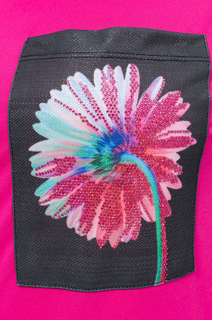 Футболка з кишенею в принт та блискітки батал