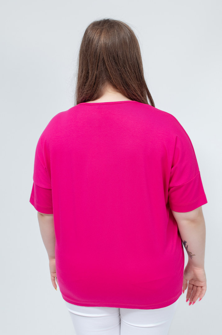 Футболка з кишенею в принт та блискітки батал