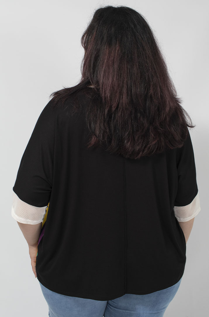 Футболка в смужку з принтом та рукавами сітка супер батал