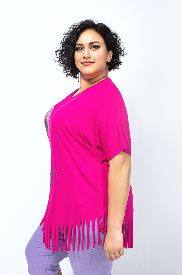 Яскрава футболка з тороками принтом та блискітками батал