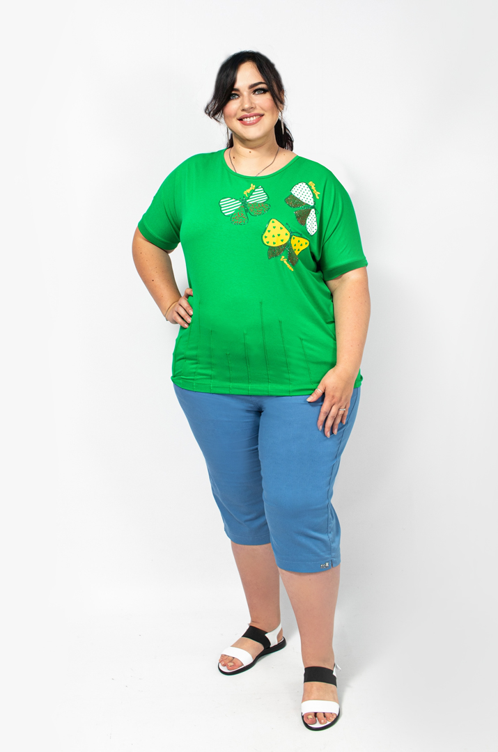 Футболка трикотажна з метеликами батал