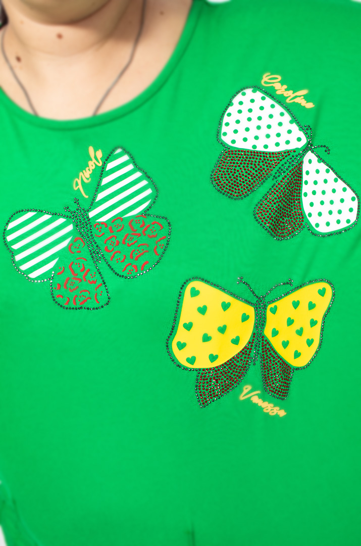 Футболка трикотажна з метеликами батал