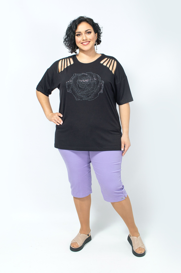 Футболка з оригінальним декором батал