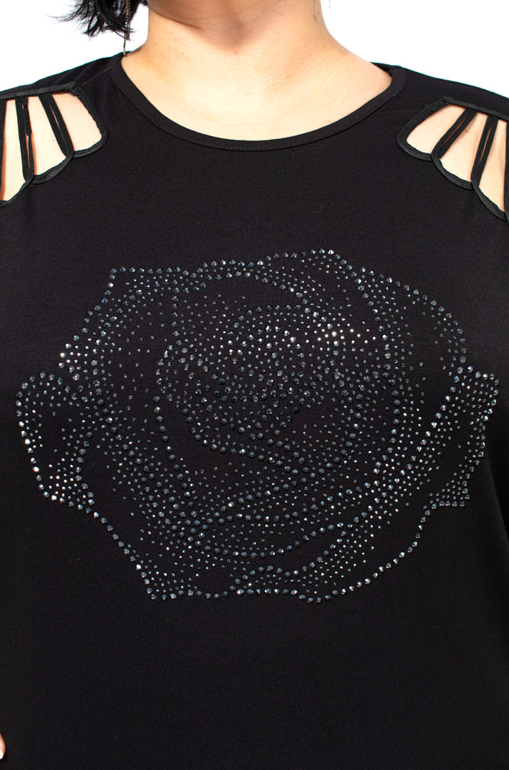 Футболка з оригінальним декором батал