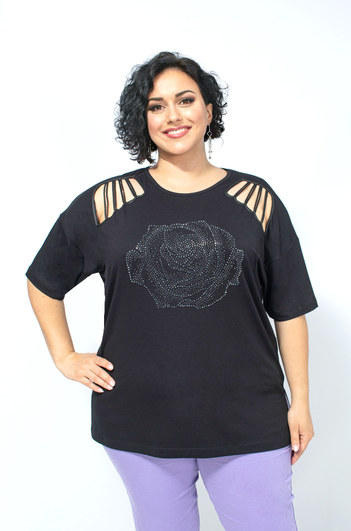 Футболка з оригінальним декором батал