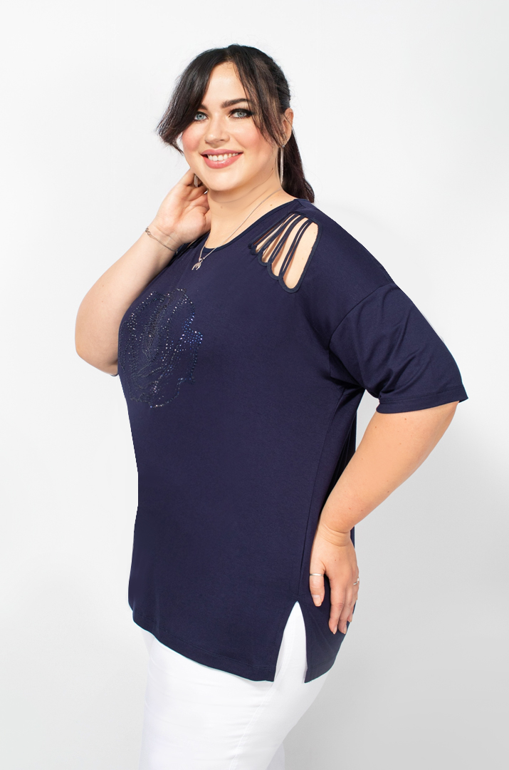 Футболка з оригінальним декором батал