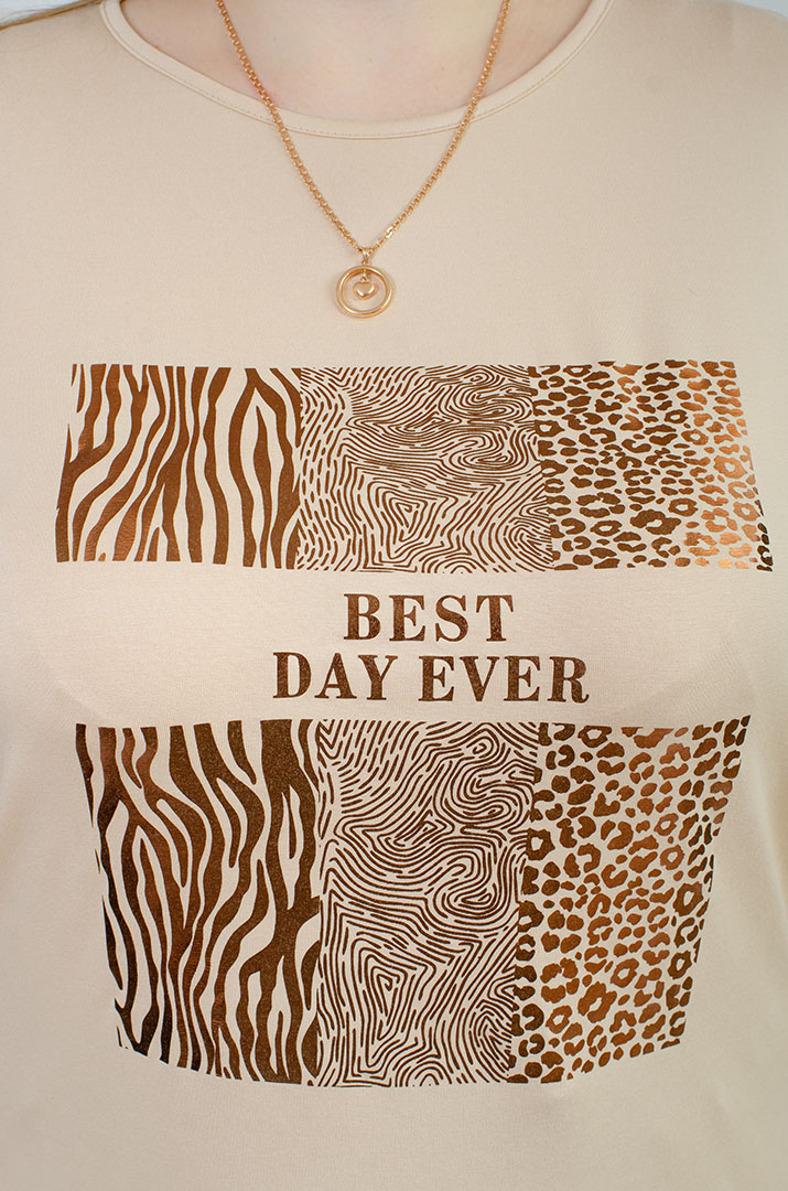 Футболка с анималистическим принтом больших размеров