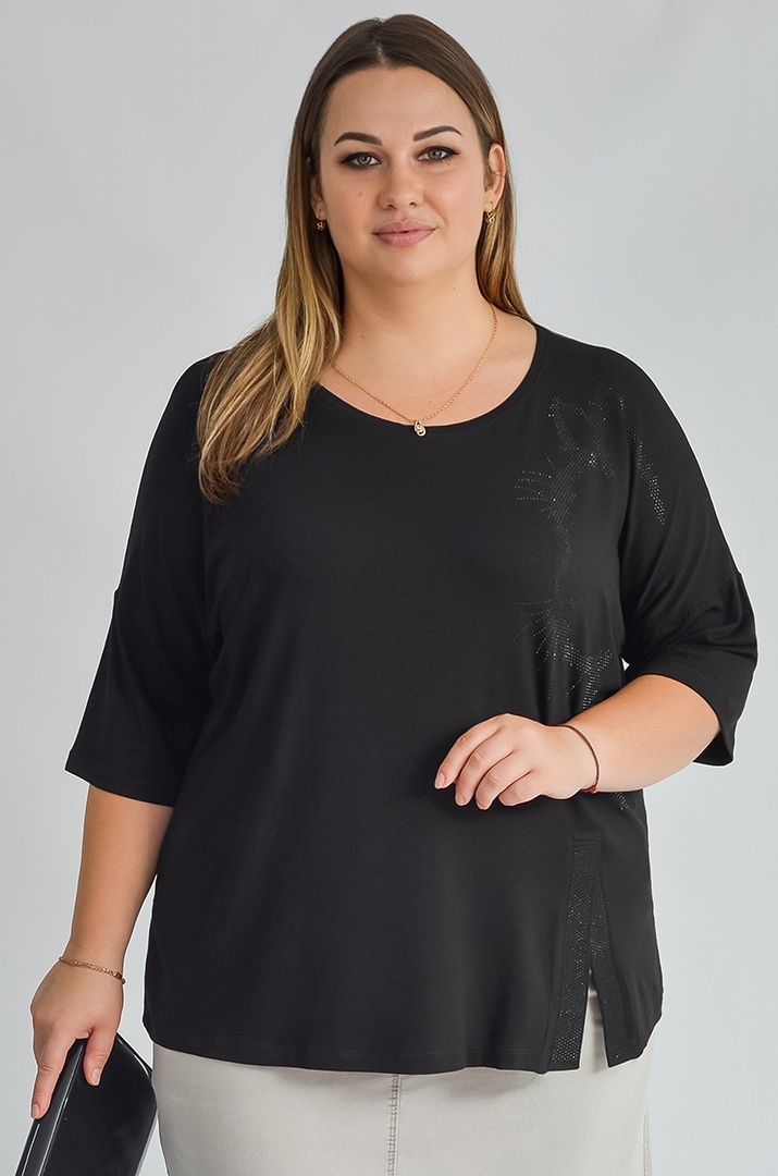 Футболка зі стразами і розрізом великих розмірів